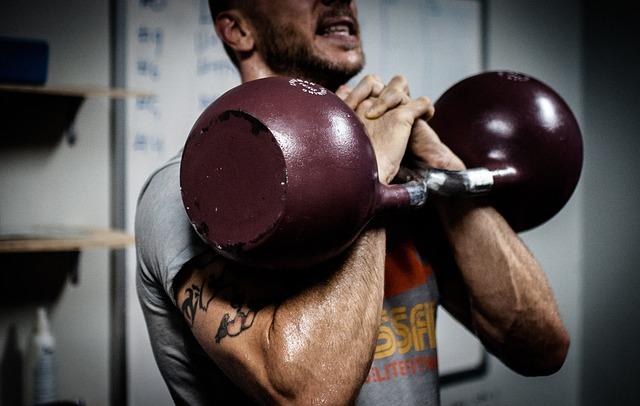- Co je kettlebell a jak funguje pro posílení a ohebnost těla